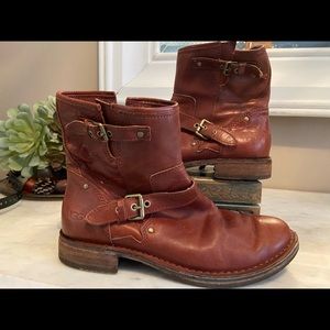 Authentic UGG LEather Boot/Bootie